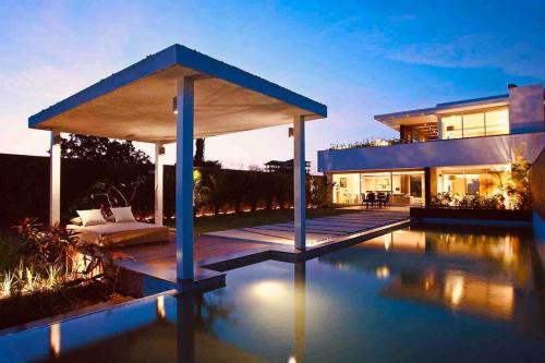 Sea View Luxury Villa with 2 Swimming Pools