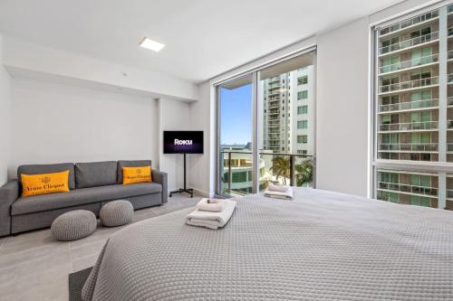 Downtown Luxury Studio Pool and Gym in Miami, USA