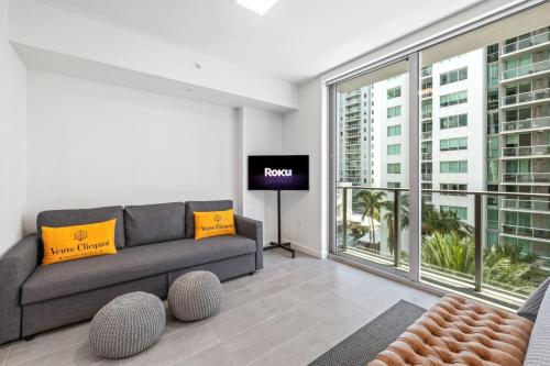Downtown Luxury Studio Pool and Gym in Miami, USA
