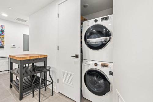 Downtown Luxury Studio Pool and Gym in Miami, USA