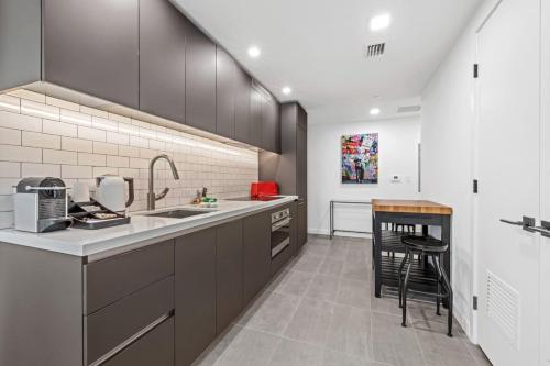 Downtown Luxury Studio Pool and Gym in Miami, USA
