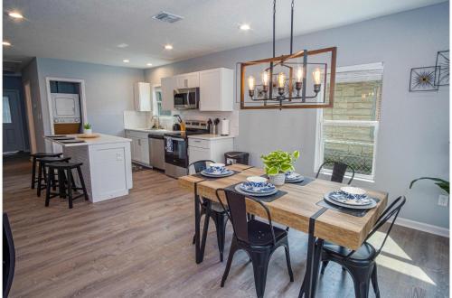 Charming 3BR1BA Close to Vibrant Downtown in San Antonio, USA