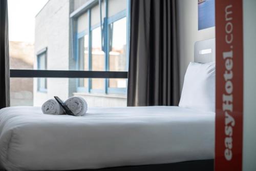 easyHotel Rotterdam City Centre - image 9