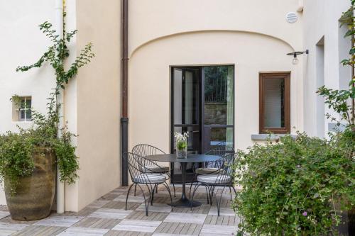 Apartments Florence - Galileo's Garden at Ponte Vecchio - image 3