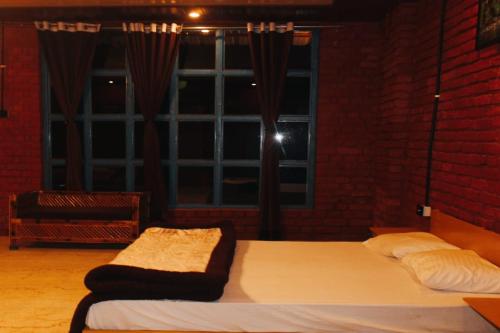 corbett safari room & adventure