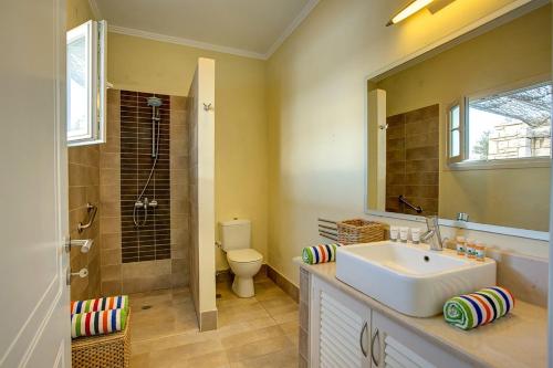 Villa Liontzos by Villa Plus