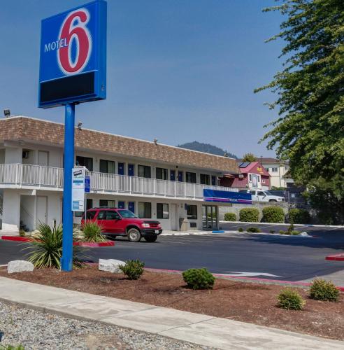 Motel 6-Grants Pass, OR