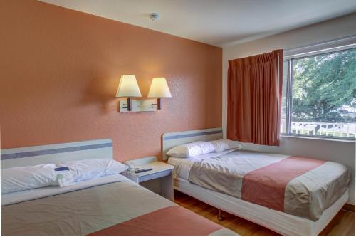 Motel 6-Grants Pass, OR