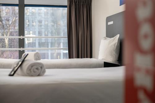 easyHotel Rotterdam City Centre Room Type - Twin Room