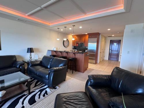 Suite with direct view of Grand Traverse Bay, Traverse City (photo 7)