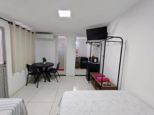 . KITNET EM OLINDA CASA CAIADA A 50 MT DA PRAIA