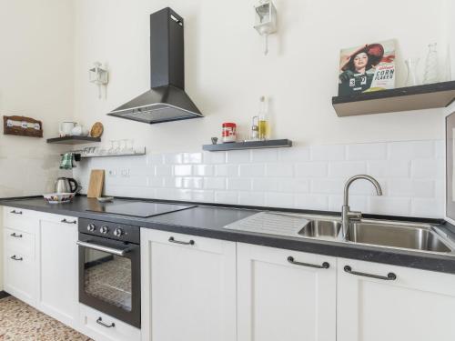 Apartment Casa Adele by Interhome, Imperia (foto 2)