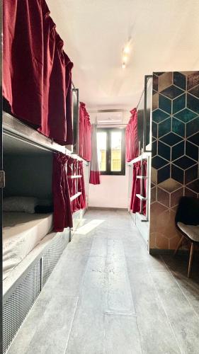 Iconic Athens Hostel, Афины (фото 8)