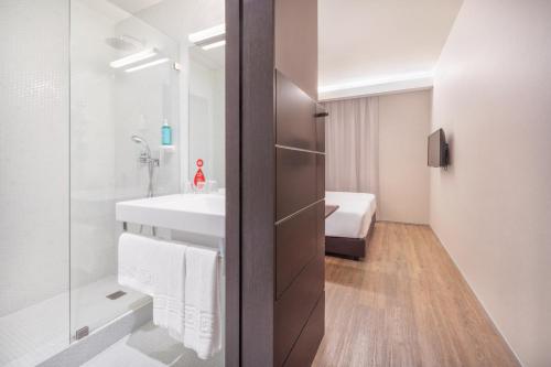 Zuhanyzó, Moov Hotel Evora in Evora Városközpont