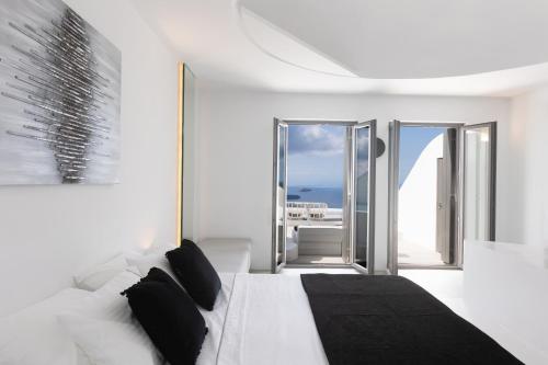 Heavens Edge, سانتوريني