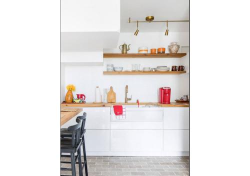 廚房, Studio Guest Suite in Forest Cottage in 特賴恩 (NC)