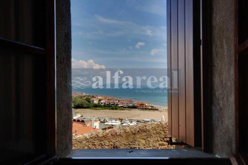 Fortezza, vista mare nel centro del borgo medioevale