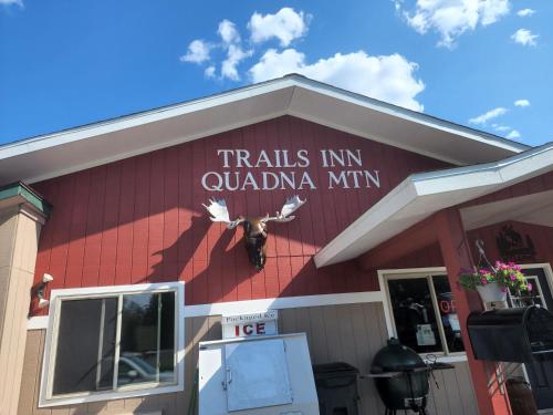 Trails INN Quadna Mountain Motel & RV Park in Hill City