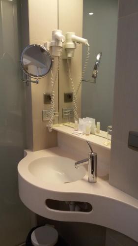 Comfort Double or Twin Room image 4