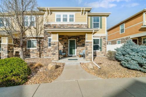 Quiet Comfort Townhome - Your Home away from Home