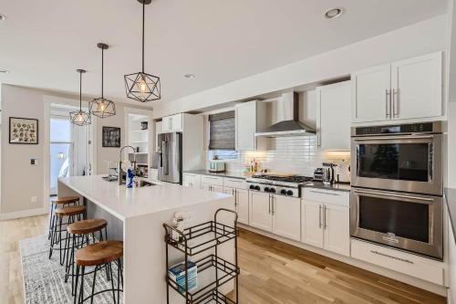 Luxury Highland Home I Sleeps 10 I 5-star Area in Denver, USA