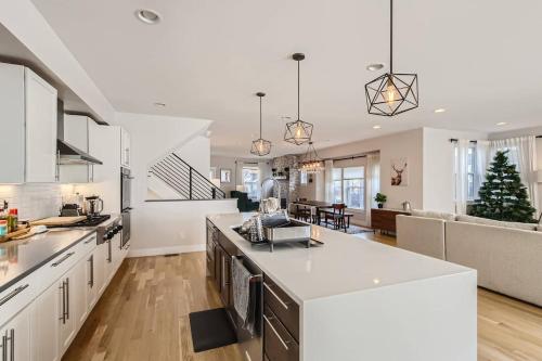 Luxury Highland Home I Sleeps 10 I 5-star Area in Denver, USA
