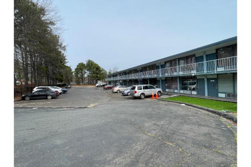 Lamplighter Inn by OYO Charlotte Airport Area in Charlotte, USA