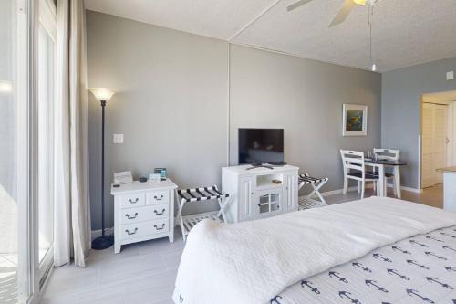 607 - Island Inn - image 23