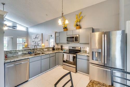 Lovely Florida Retreat with Lanai 5 Mi to Riverwalk in Lake Mary, USA