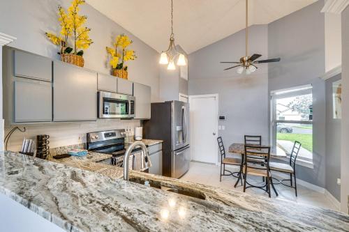Lovely Florida Retreat with Lanai 5 Mi to Riverwalk in Lake Mary, USA