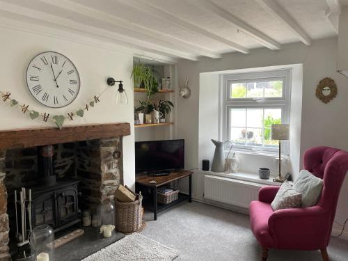 Tiny romantic cottage for two.