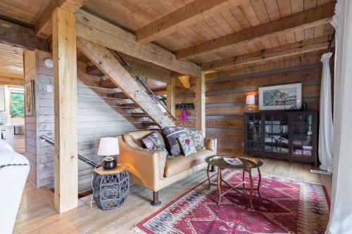 Spectacular View! Orchard Vista Mountain Cabin 3 bdrms in Highlands, USA