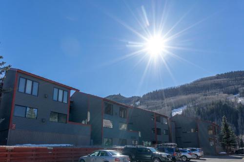 Spacious 3 bedroom Condo Easy walk to Grocery Store and Chairlift 7 in 特柳賴德
