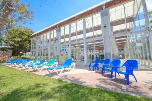 מול הים בקיסריה in เคซารี