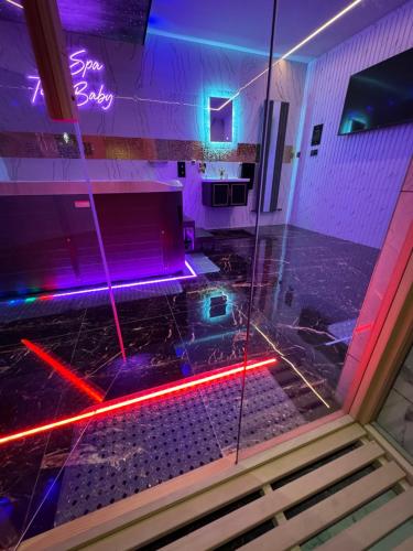 HIGHFIELD PRIVATE SPA APARTMENT in Bolton and Undercliffe