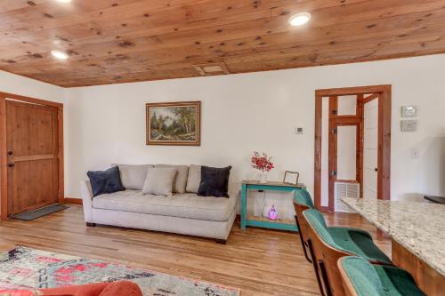 Riverfront Blue Ridge Cabin with Private Beach! in Blue Ridge, USA