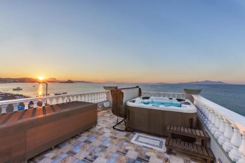 Beachfront Villa Valeria, Jacuzzi, BBQ