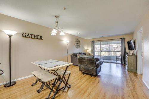 Branson Condo with Screened Porch 4 Mi to Lake! in Branson, USA