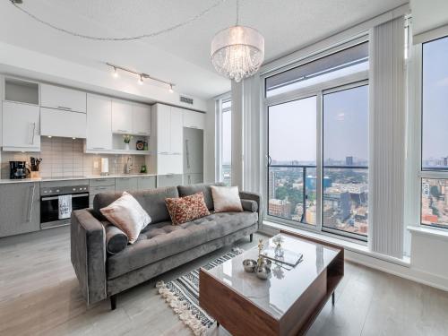 Designer One Bedroom Suite - Entertainment District Toronto