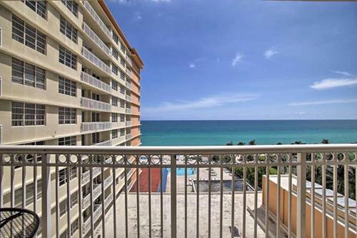 Oceanfront Miami Beach StudioCondo Newly Renovated in Sunny Isles Beach, USA