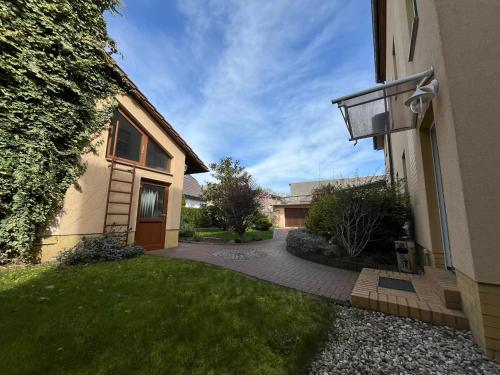 Kert, 200qm großes Ferienhaus zwischen Goitzsche & Wörlitzer Park (200qm großes Ferienhaus zwischen Goitzsche & Worlitzer Park) in Bitterfeld-Wolfen
