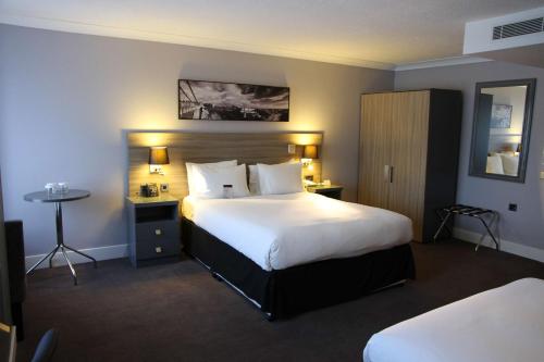 1 queen bed