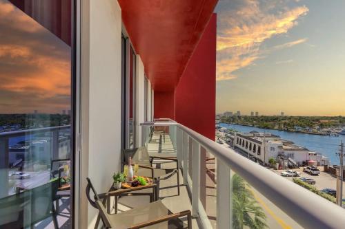 Hollywood Beach - Front Bay View - Amazing Pool in Hollywood, USA