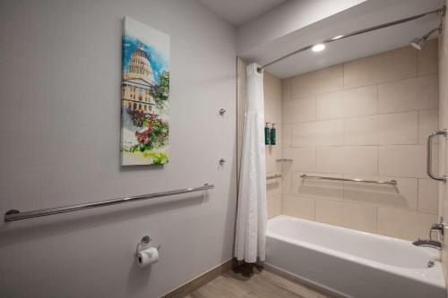 DoubleTree By Hilton Sacramento - image 12