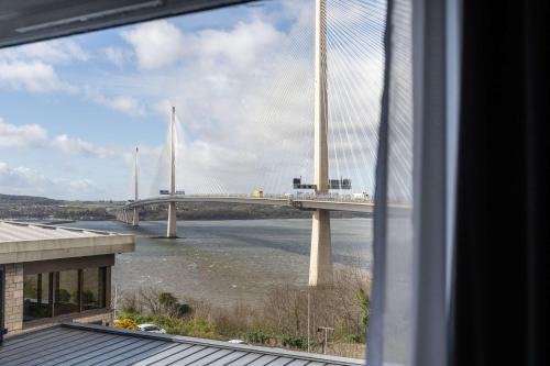 DoubleTree by Hilton Edinburgh - Queensferry Crossing - image 2