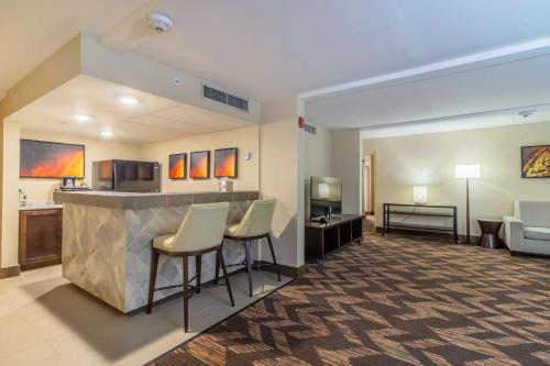 DoubleTree by Hilton Lawrence - image 11