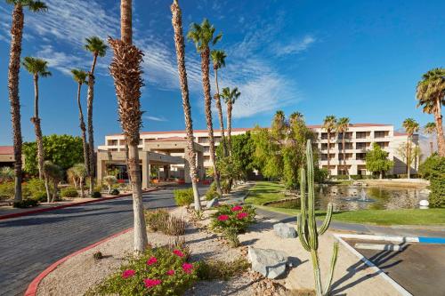 DoubleTree by Hilton Golf Resort Palm Springs - image 10