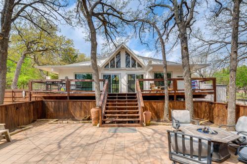 Versatile Home with Deck and Grill, 1 Mi to Lake!