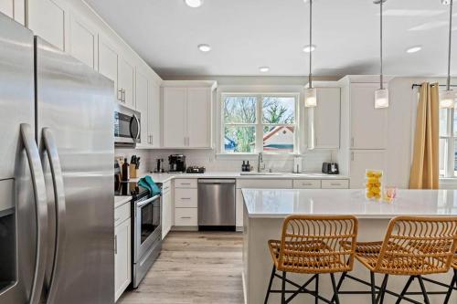 3bd Contemporary in Raleigh: 5mins to Downtown in Raleigh, USA