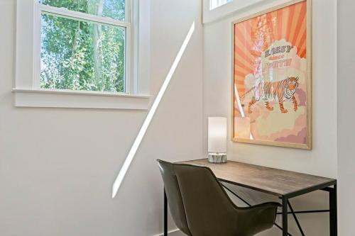 3bd Contemporary in Raleigh: 5mins to Downtown in Raleigh, USA